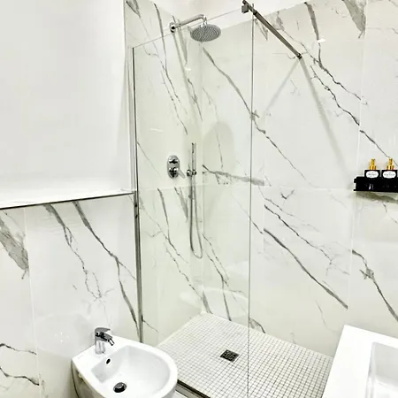 Apartament D'arte, L'oasi